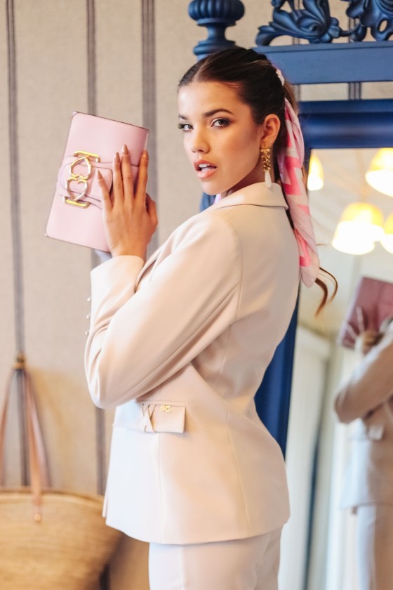 Americana clsica con cierre oculto