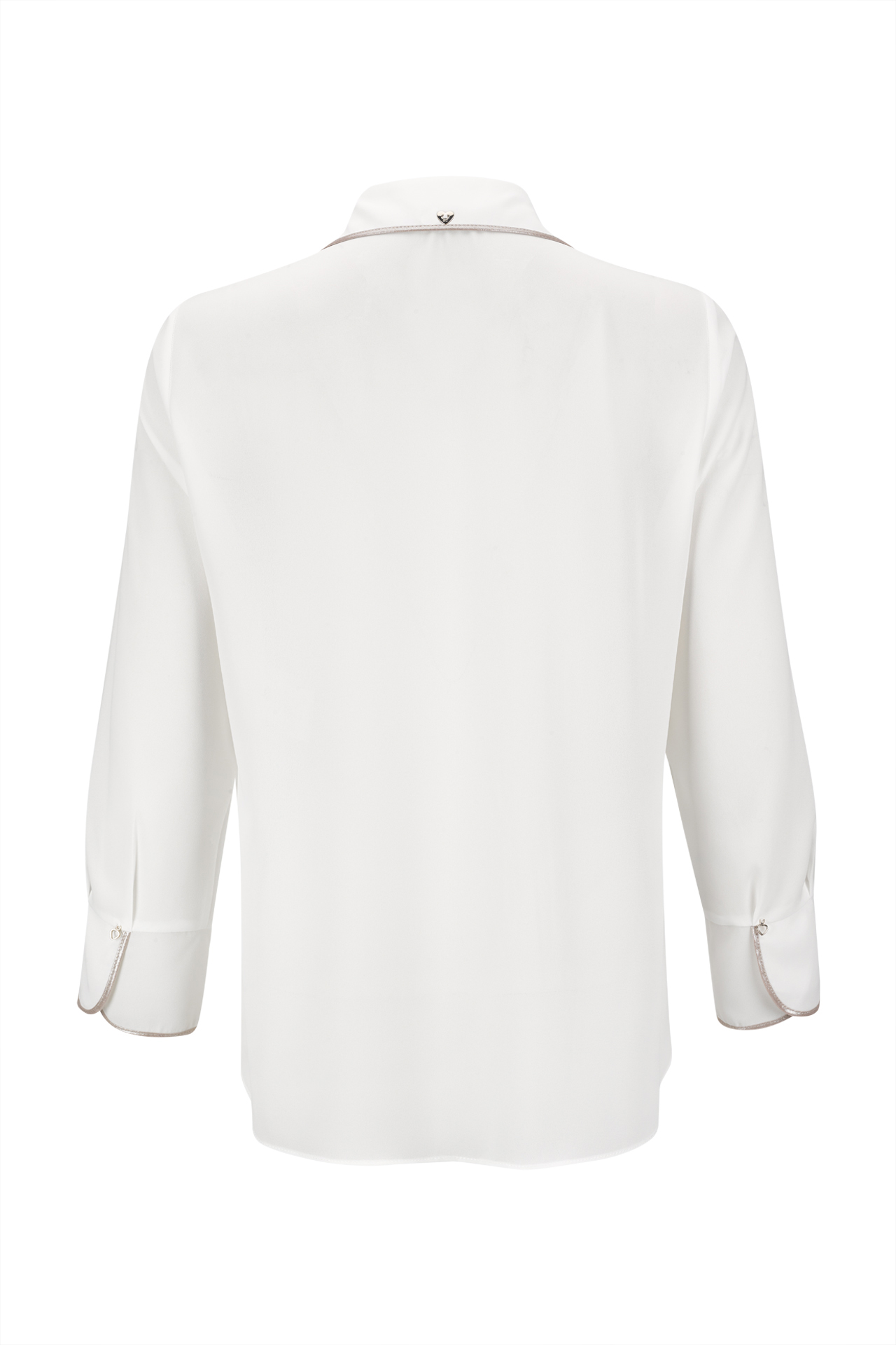 Blusa con botones forrados