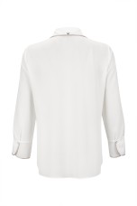 Shirt with lined buttons 