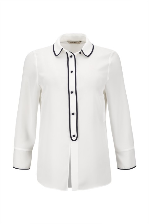 Blusa com botes forrados