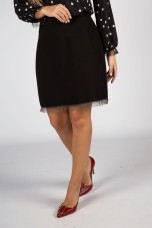 Short skirt with fringes