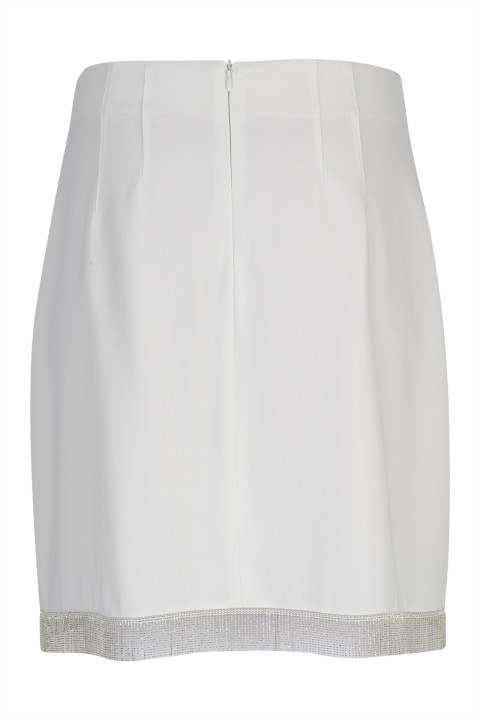 Saia curta com franjas