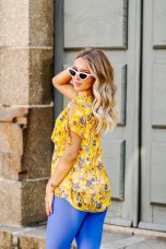 Blouse with laced sleeves