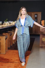 Casaco estilo kimono 