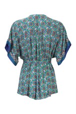 Casaco estilo kimono 