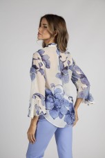 V-neck blouse with gathers