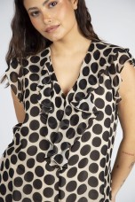 Short-sleeved blouse with ruffles