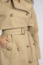 Long-sleeved trench coat with a classic cut