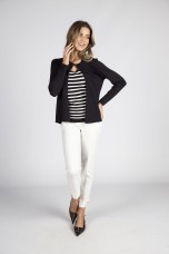 Knitted jacket with hook fastening