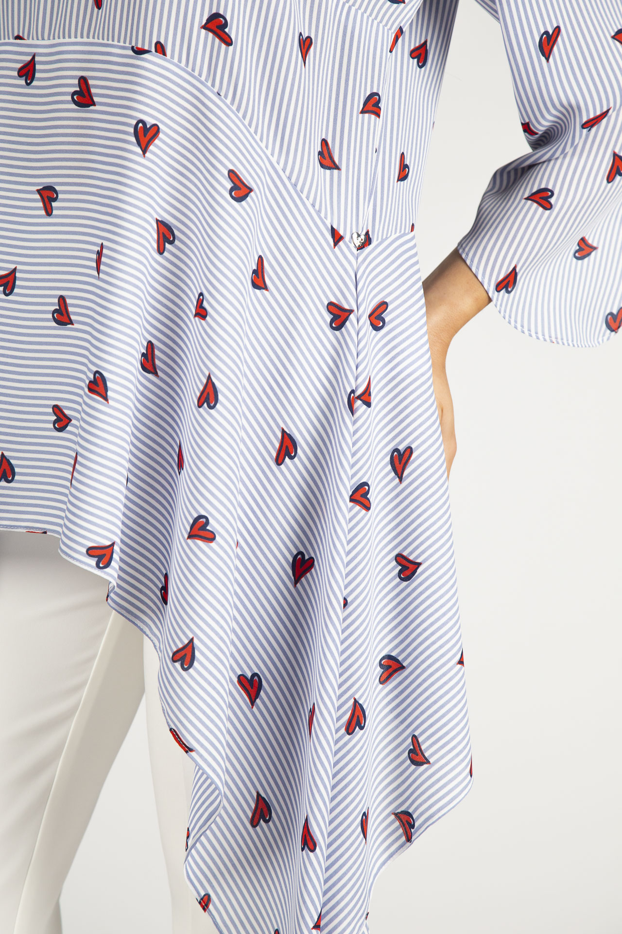 Túnica asimétrica corazones