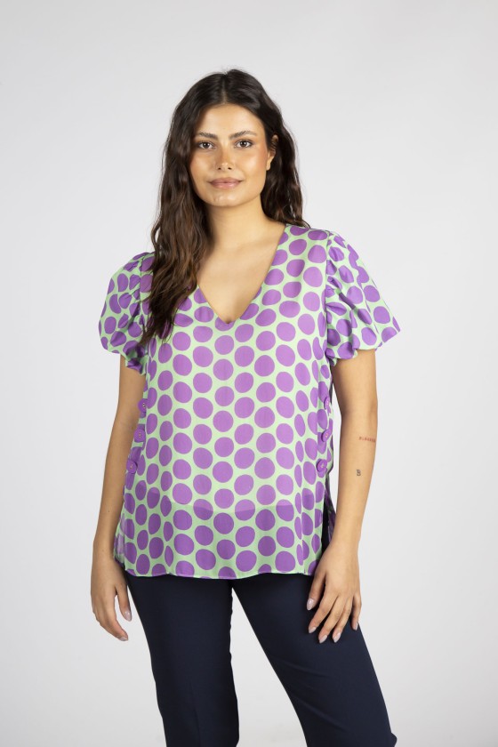 Polka dot shirt with side buttons