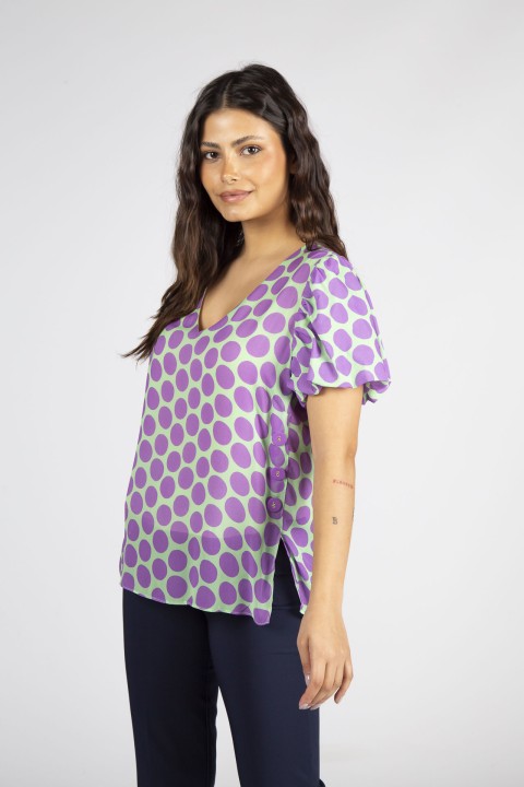 Polka dot shirt with side buttons