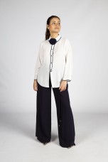 Shirt with lined buttons 