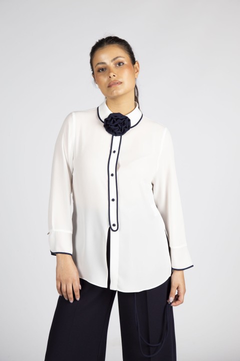 Blusa com botes forrados