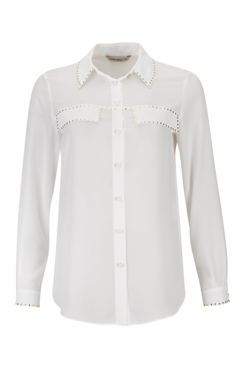 Blusa con tachuelas doradas