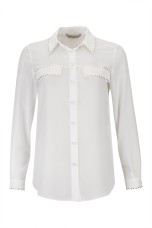 Blusa com tachas douradas