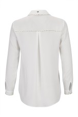 Blusa com tachas douradas