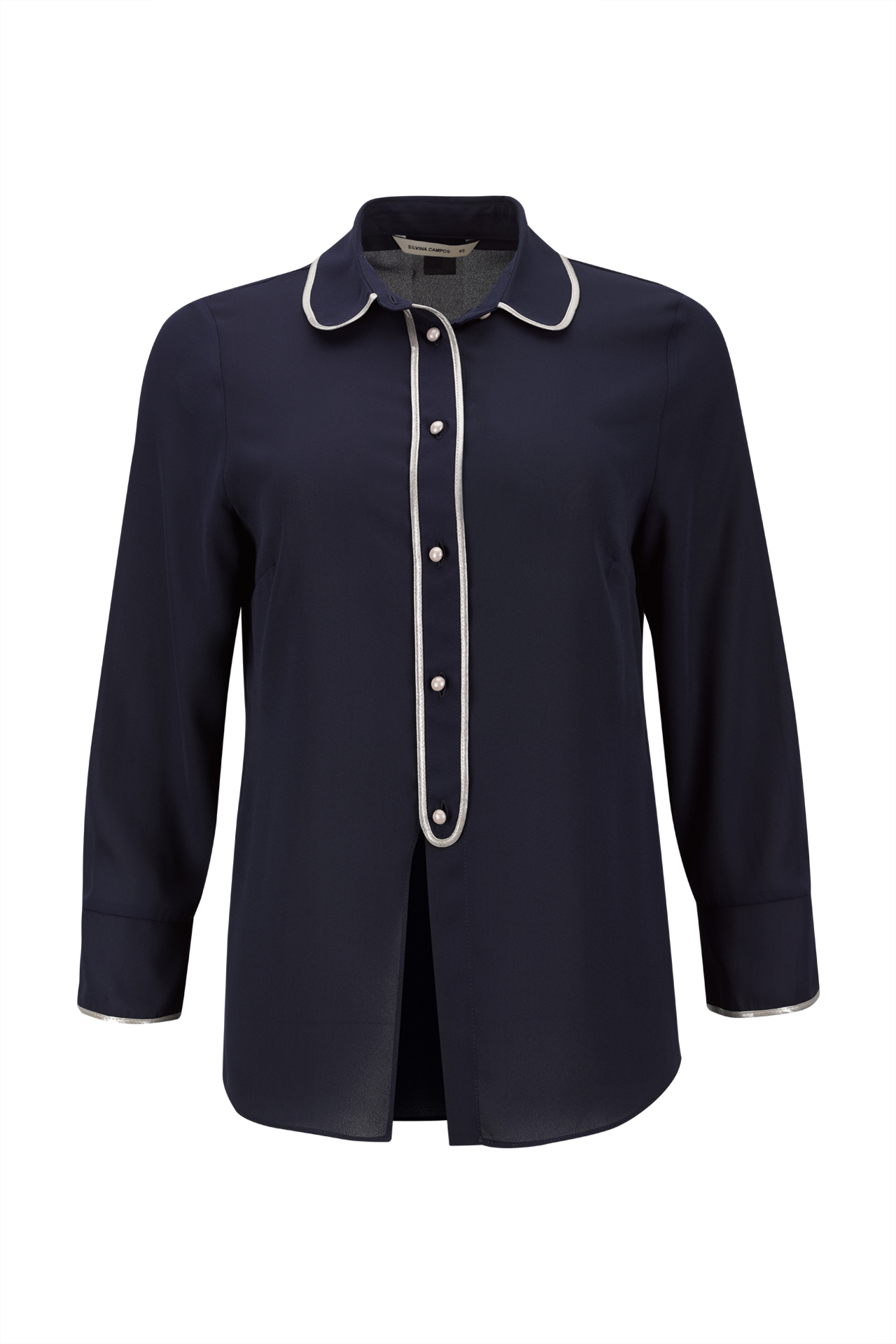 Blusa com botões forrados