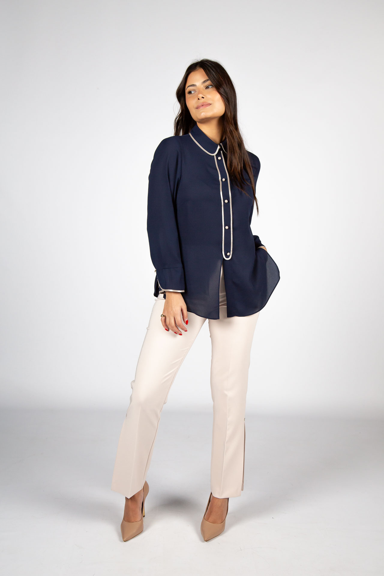 Blusa com botões forrados