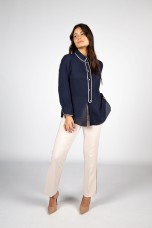 Shirt with lined buttons 