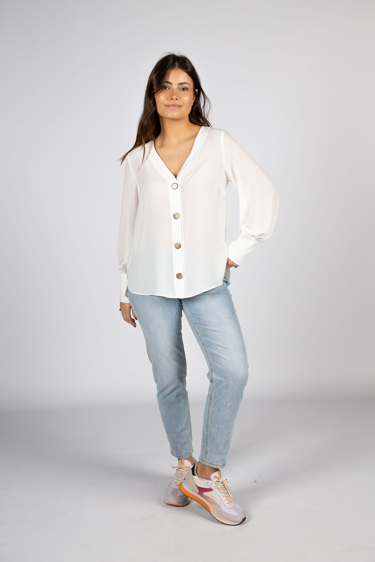 V-neck blouse with long sleeves