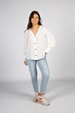 Blusa de mangas compridas e decote em v