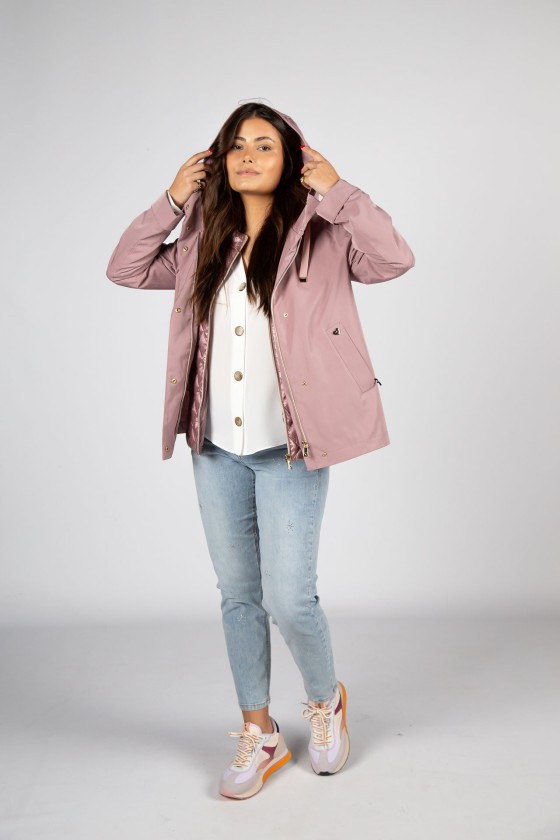 V-neck blouse with long sleeves