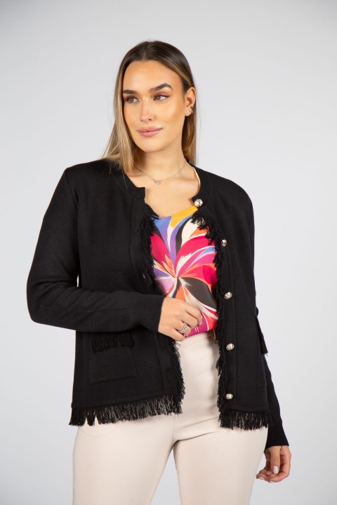 Knitted jacket with fringes