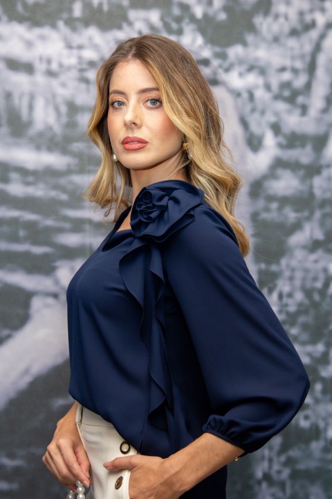 Tnica con flor tridimensional 