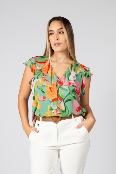 Short-sleeved blouse with ruffles
