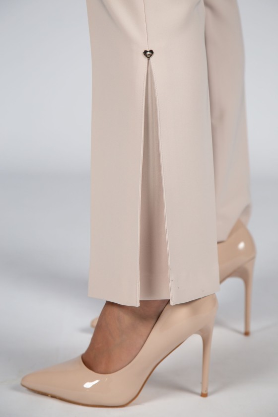 Pantalones con aberturas