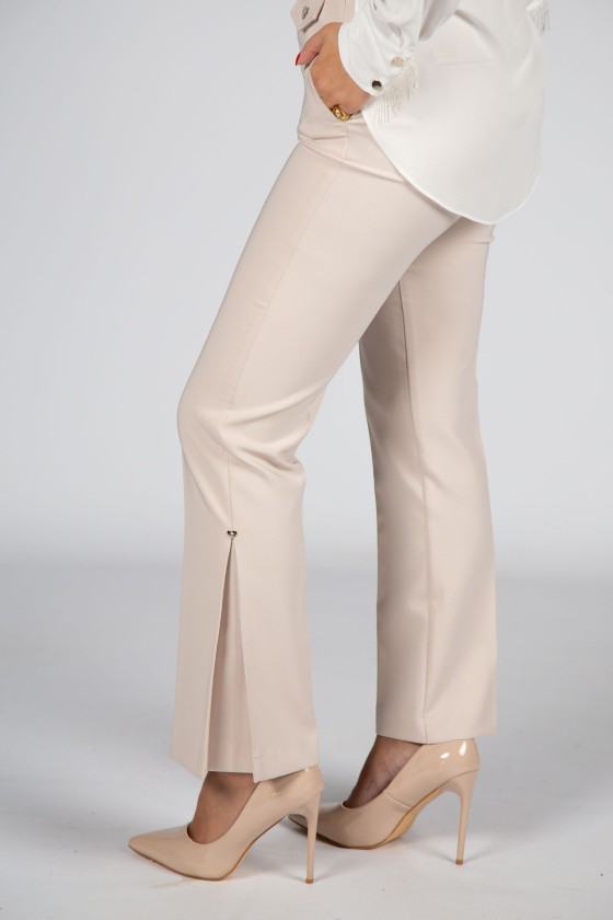 Pantalones con aberturas