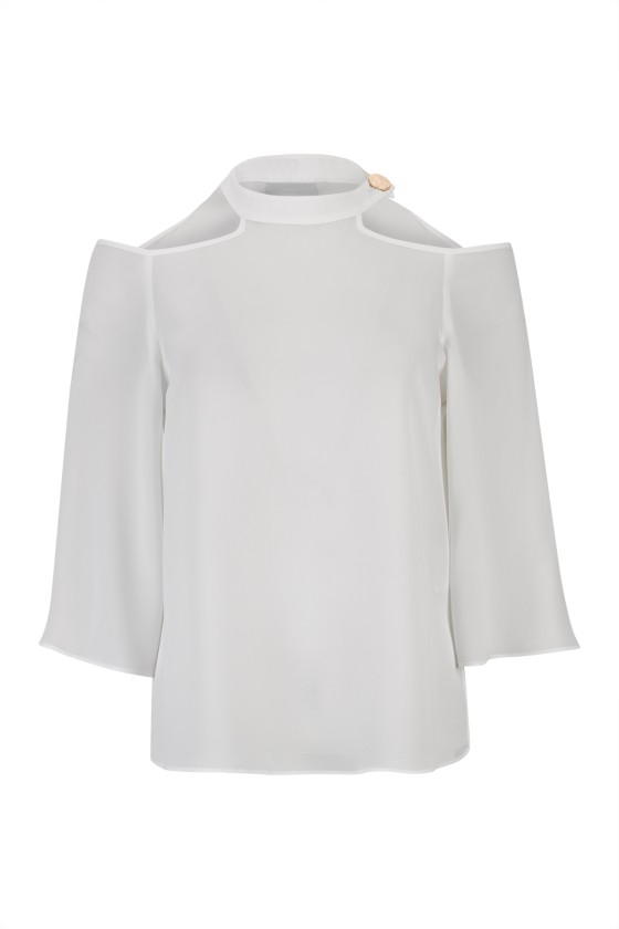 Blouse with open shoulders