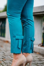 Calas skinny com 3 botes  frente