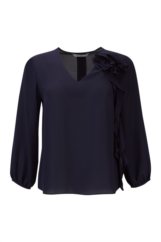 Three-dimensional flower blouse