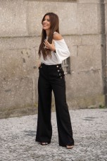 Calas pantalonas com ilhs