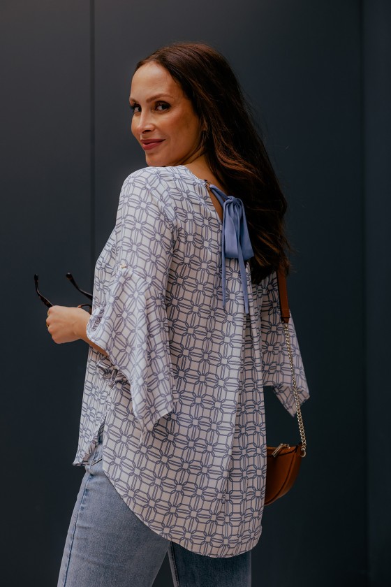 Blouse with back bow