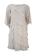 Vestido de alas e folhos
