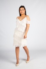 Vestido de alas e folhos