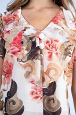 Blouse with ruffles and lined buttons