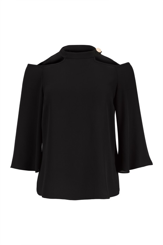 Blouse with open shoulders
