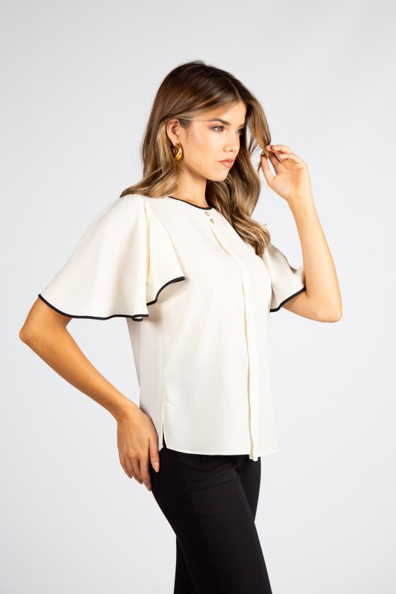 Short-sleeved blouse
