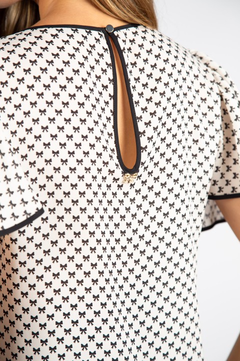 Short-sleeved blouse Short-sleeved blouse