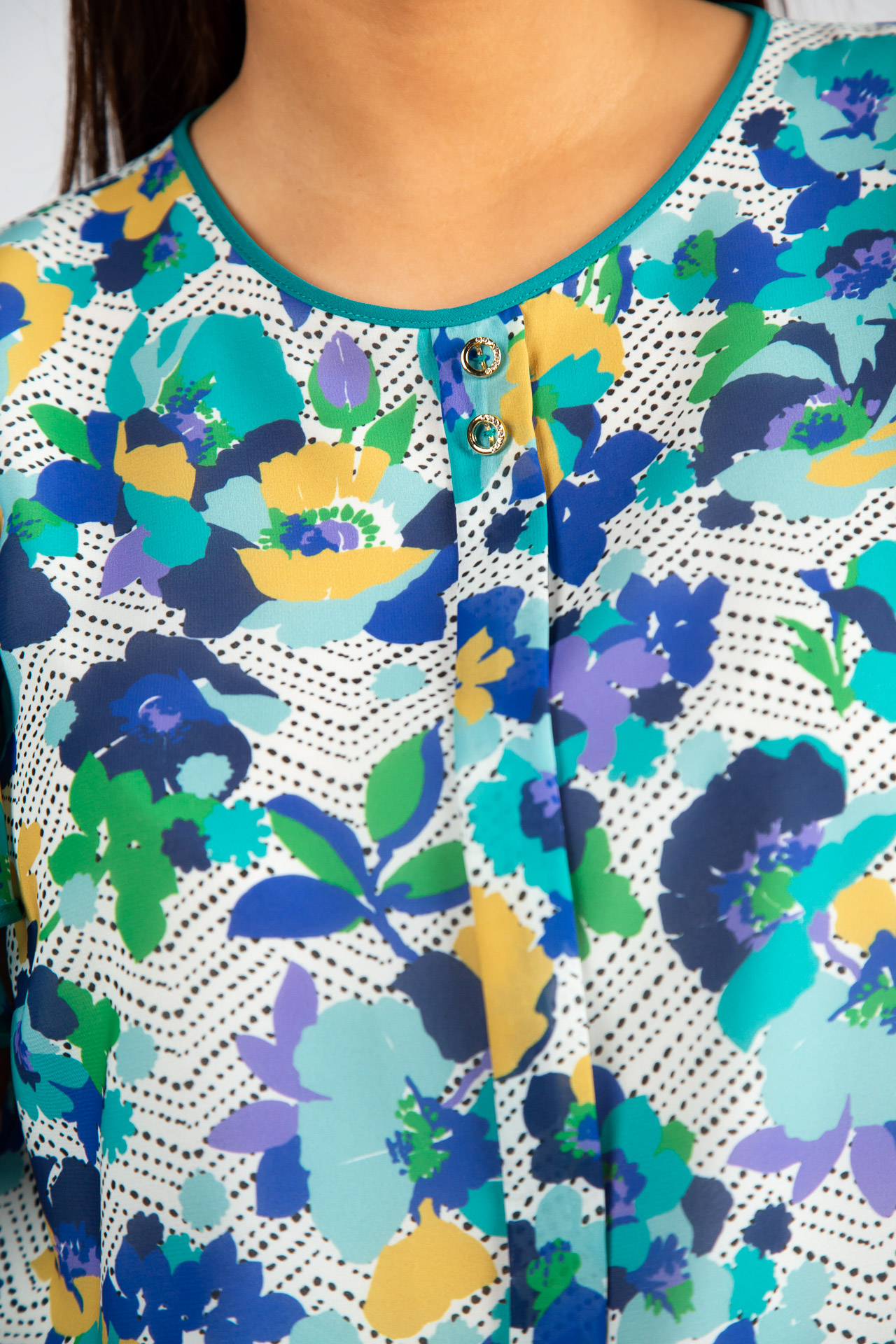 Short-sleeved blouse