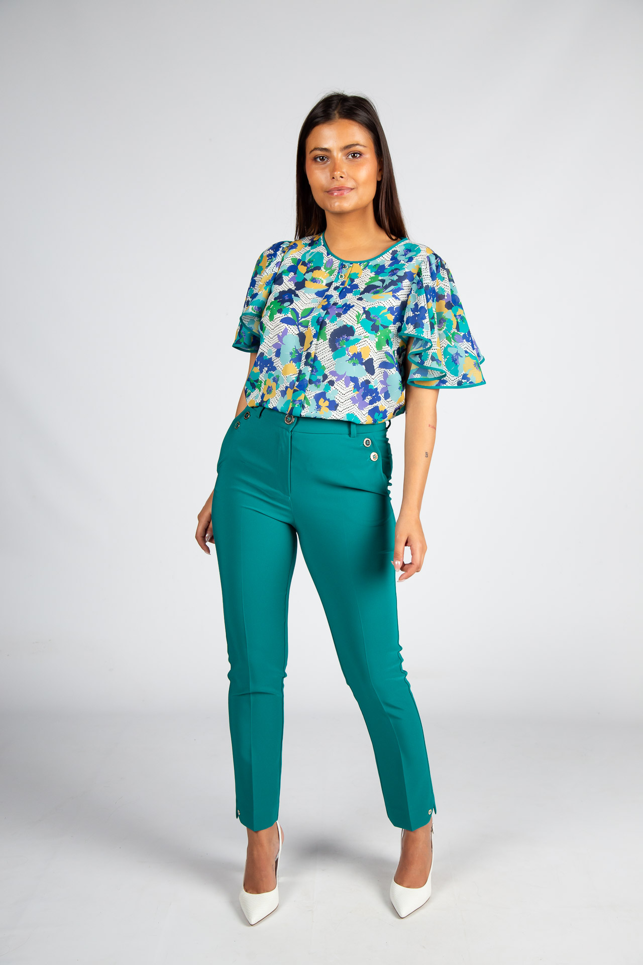 Short-sleeved blouse