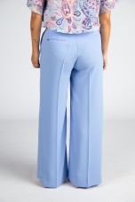 Calas pantalonas com detalhes