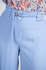 Calas pantalonas com detalhes