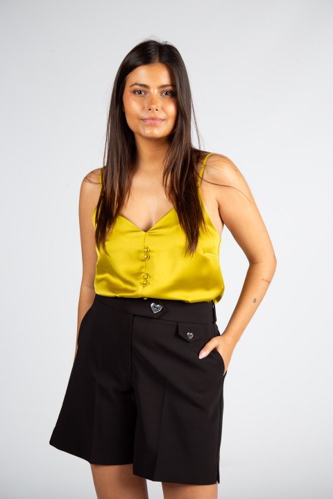 Strap top with lined buttons