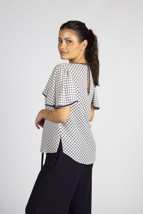 Short-sleeved blouse Short-sleeved blouse