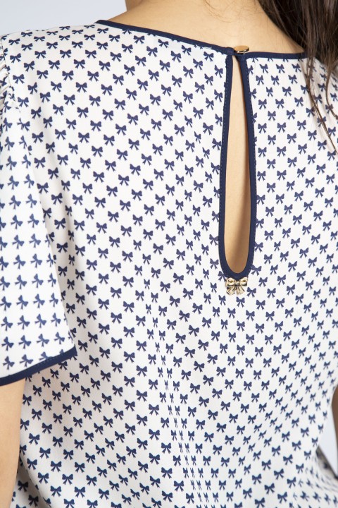 Short-sleeved blouse Short-sleeved blouse